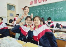 想进娱乐圈吃瓜的文案,揭秘明星幕后故事，一探究竟！